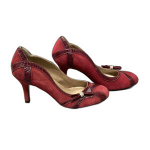 Like New Ipanema McDUFF Women's Berry Bow Embellished Suede Pumps Size 7.5M